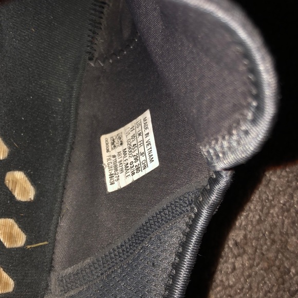 Adidas NMD R1 7/10 condition SIZE US 11 - Picture 3 of 3